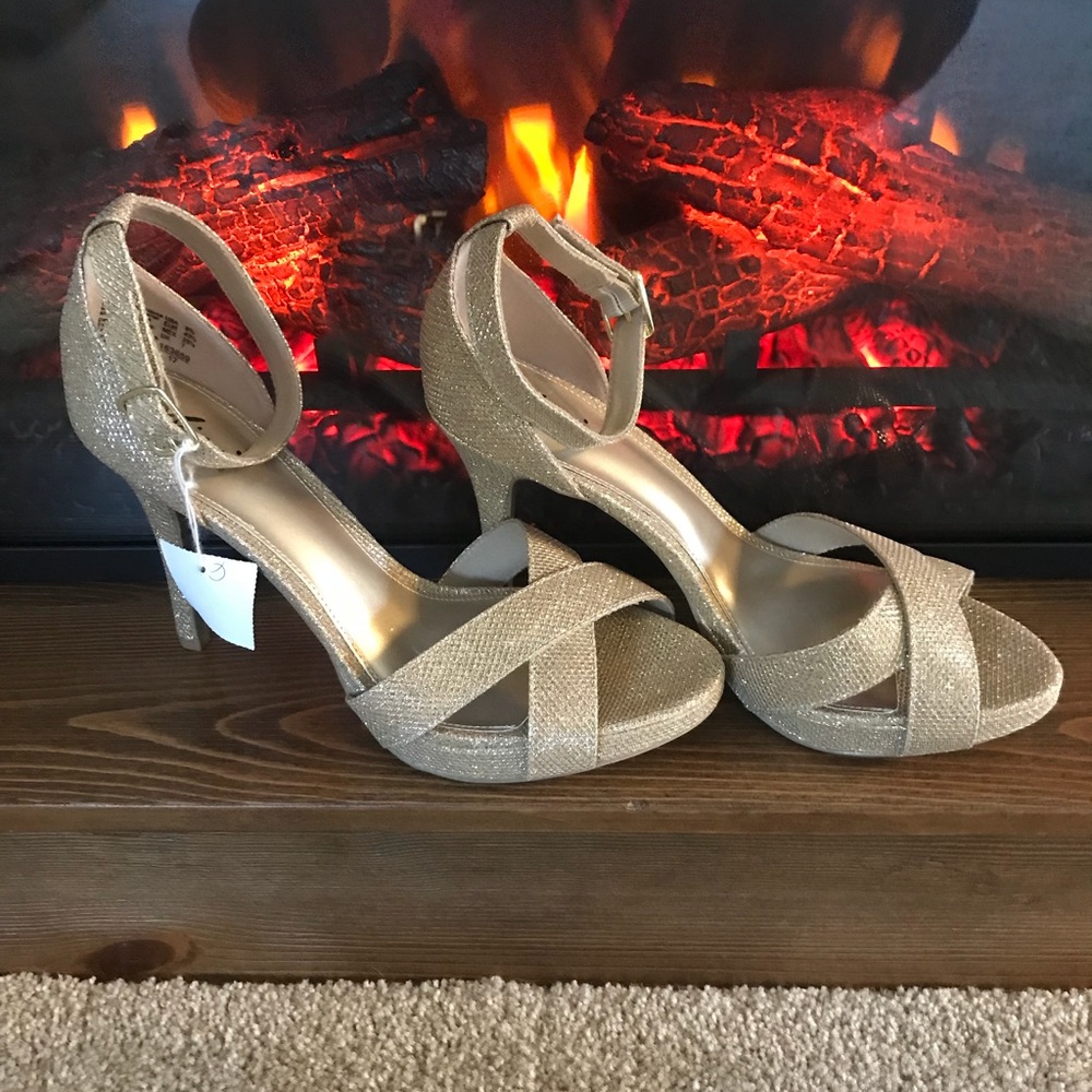 Gold Fioni High Heels - Picture 5 of 8